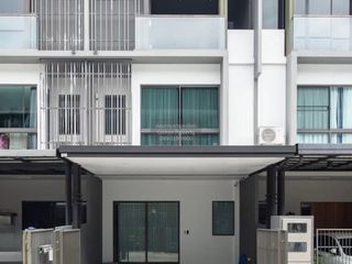 出租 3 卧室 联排别墅 在 Lat Phrao, 曼谷