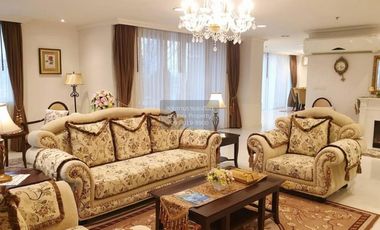 For rent 4 bedrooms condo in Watthana, Bangkok