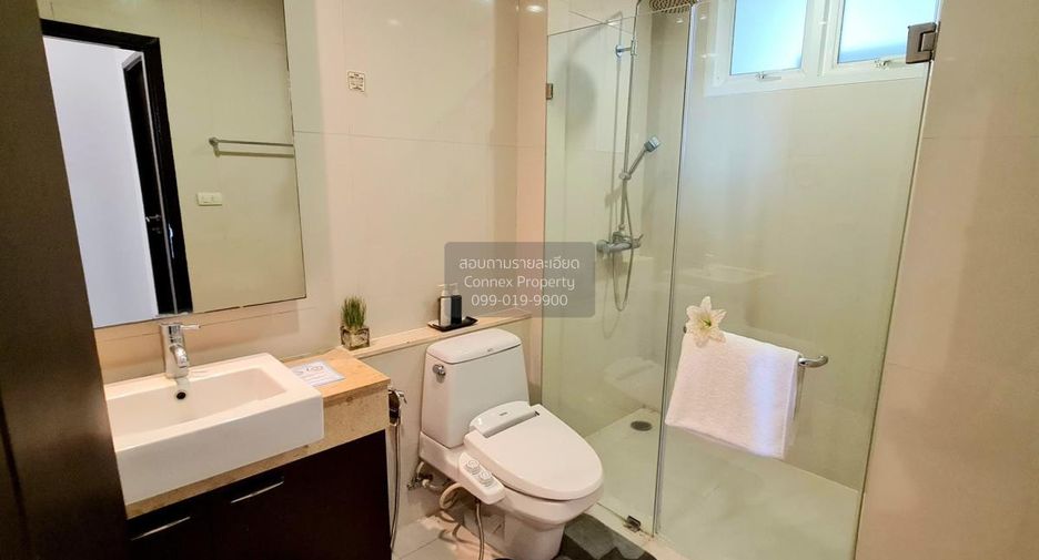 À louer 2 chambres condo à Watthana, Bangkok