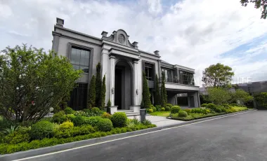 For sale 5 bedrooms house in Thawi Watthana, Bangkok