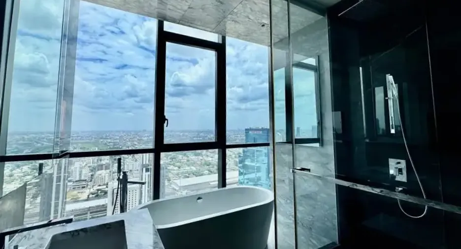 À vendre 3 chambres condo à Watthana, Bangkok