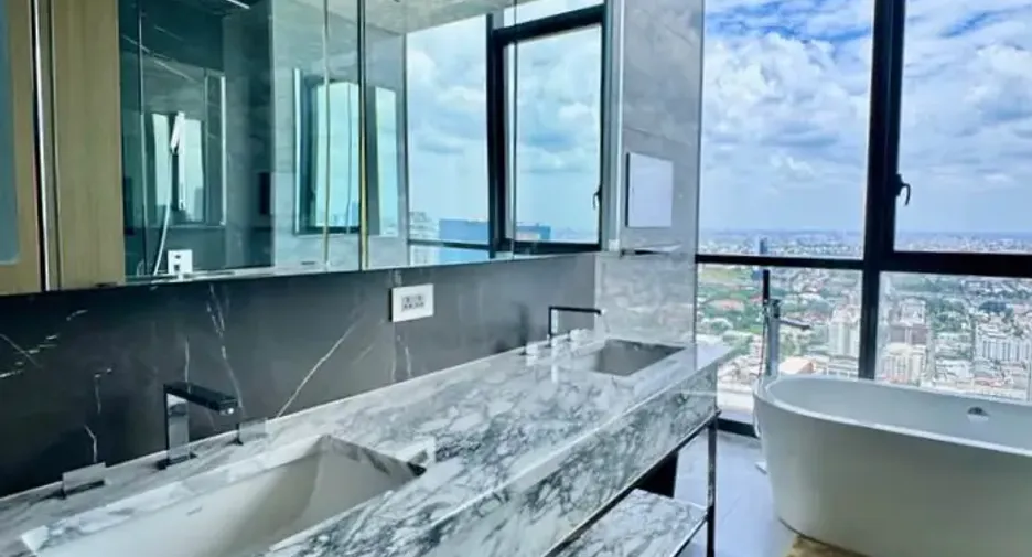 À vendre 3 chambres condo à Watthana, Bangkok