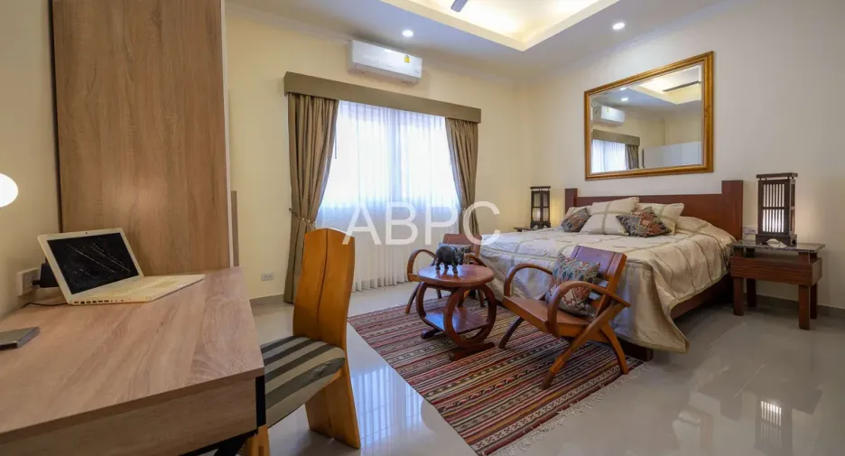 For rent and for sale 5 bedrooms house in Huay Yai, Pattaya