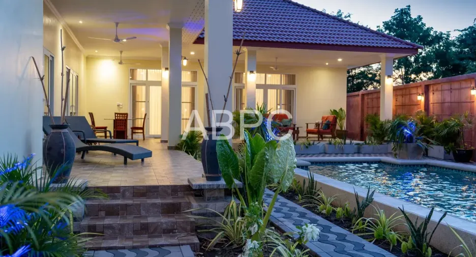 For rent and for sale 5 bedrooms house in Huay Yai, Pattaya