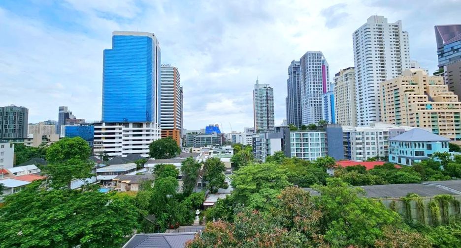 For rent 2 bedrooms condo in Watthana, Bangkok