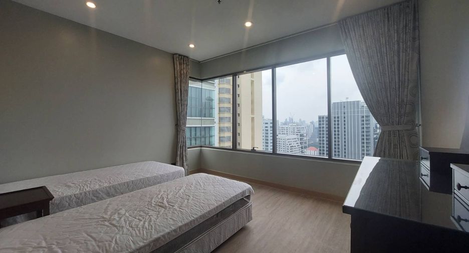 For rent 2 bedrooms condo in Khlong Toei, Bangkok