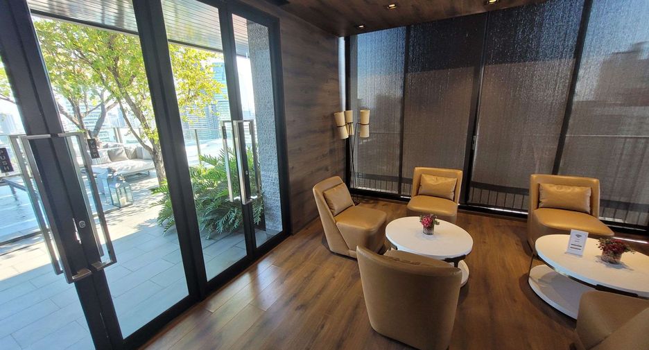 For rent 1 bed condo in Watthana, Bangkok
