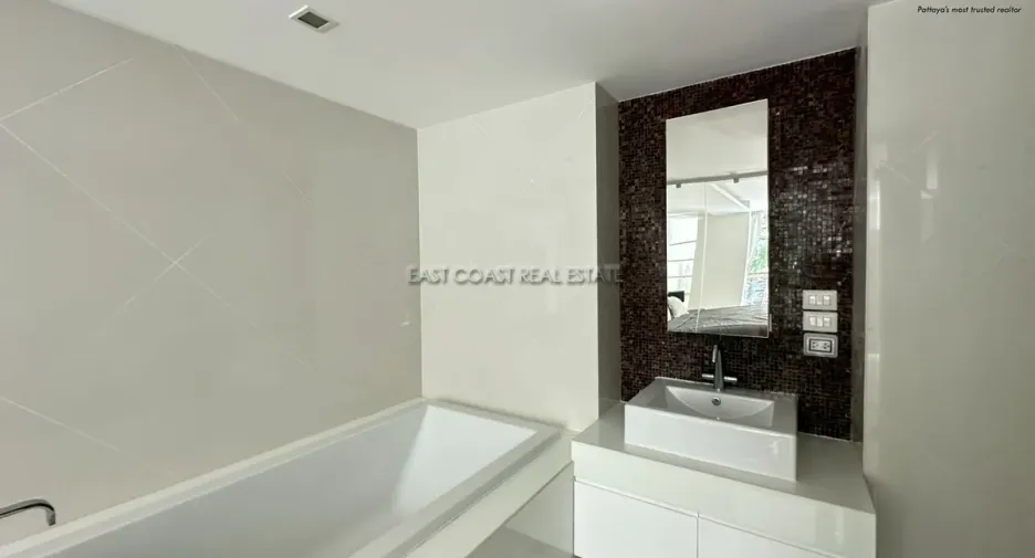 For rent and for sale 1 bed condo in Bang Lamung, Chonburi