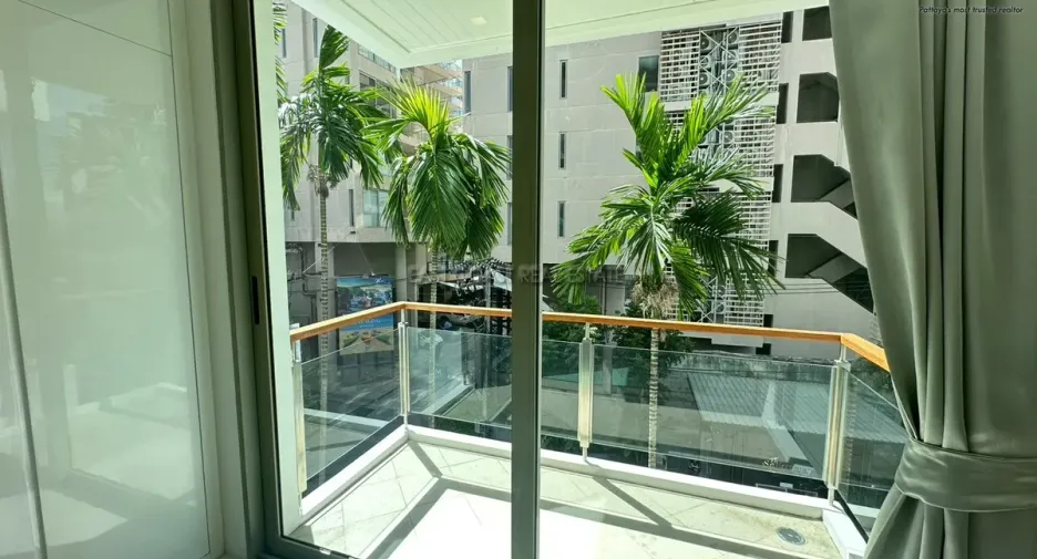 For rent and for sale 1 bed condo in Bang Lamung, Chonburi