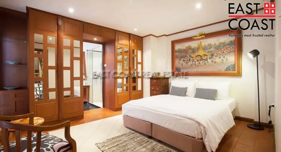 For rent and for sale 4 bedrooms house in Jomtien, Pattaya