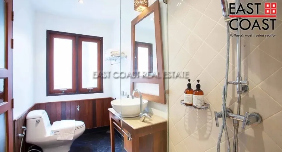 For rent and for sale 4 bedrooms house in Jomtien, Pattaya