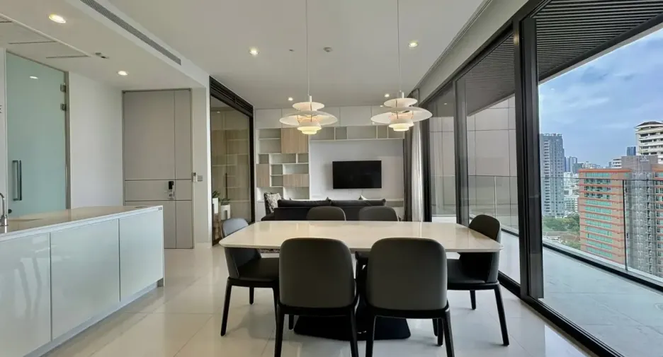 For rent and for sale 2 bedrooms condo in Khlong Toei, Bangkok