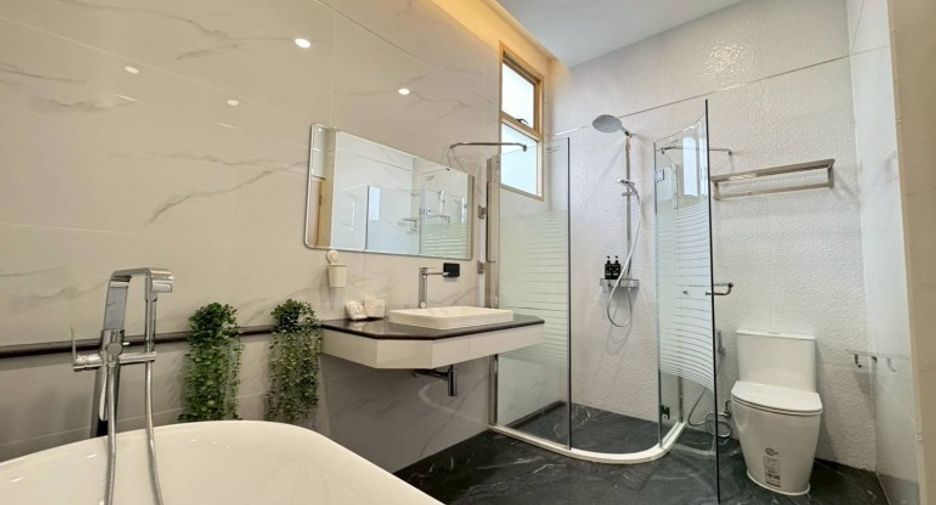 For sale 5 bedrooms house in Bang Lamung, Chonburi