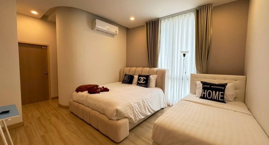 For sale 5 bedrooms house in Bang Lamung, Chonburi