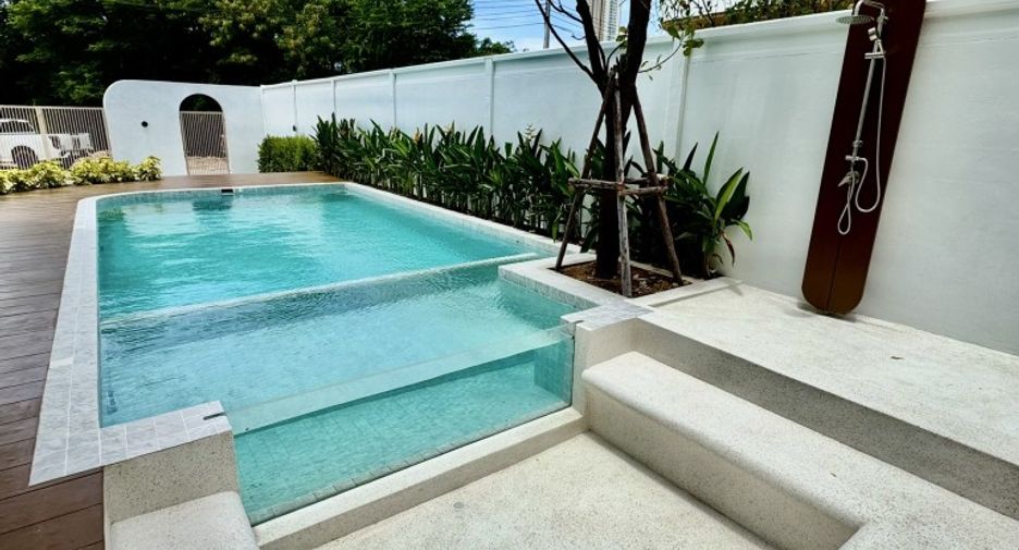 For sale 5 bedrooms house in Bang Lamung, Chonburi