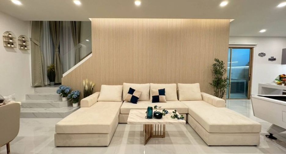 For sale 5 bedrooms house in Bang Lamung, Chonburi
