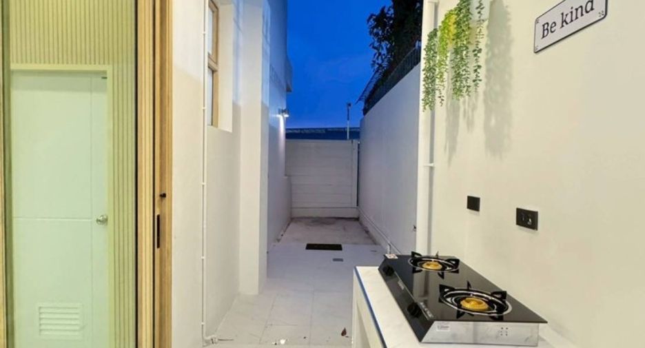 For sale 5 bedrooms house in Bang Lamung, Chonburi