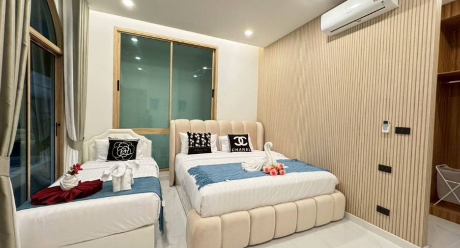 For sale 5 bedrooms house in Bang Lamung, Chonburi