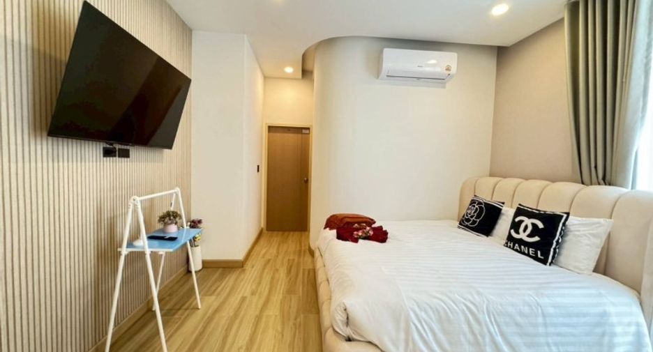 For sale 5 bedrooms house in Bang Lamung, Chonburi