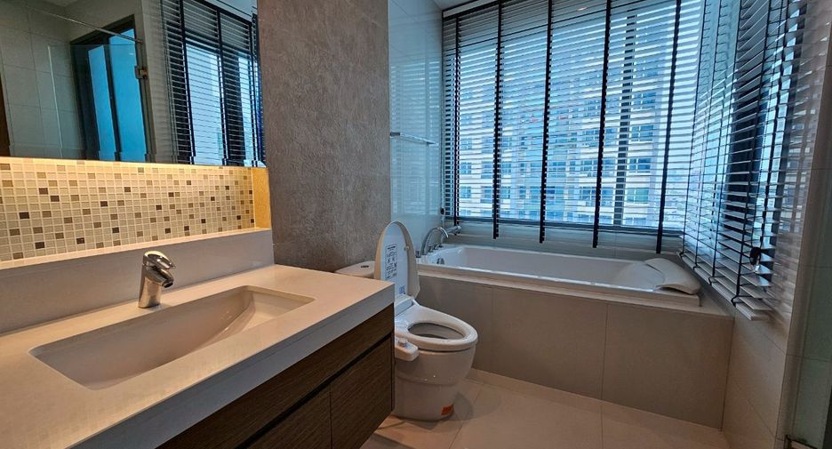 For rent 2 bedrooms condo in Khlong Toei, Bangkok