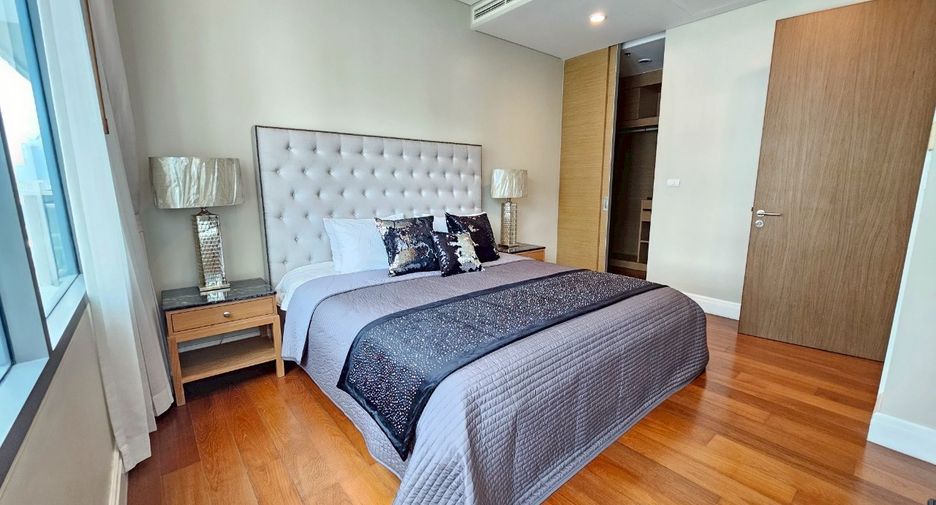 For rent 2 bedrooms condo in Khlong Toei, Bangkok