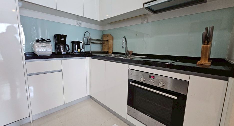For rent 2 bedrooms condo in Khlong Toei, Bangkok