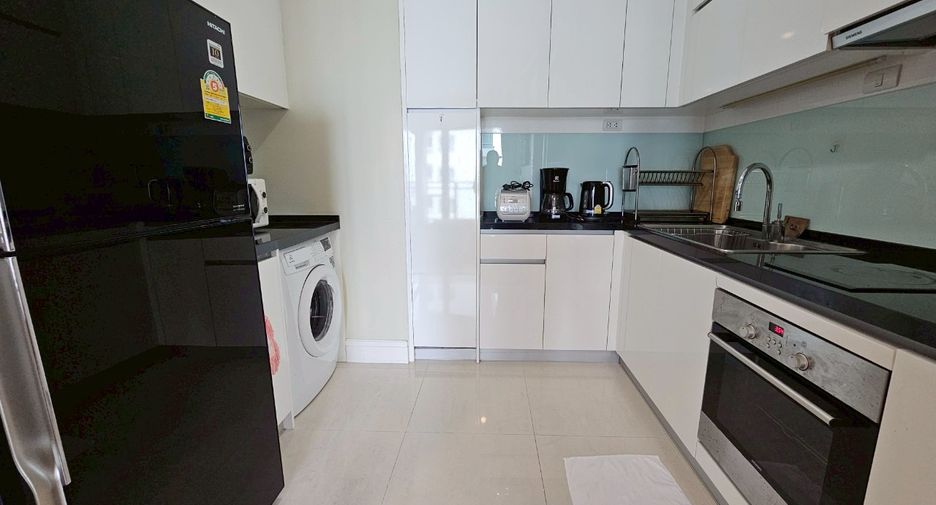 For rent 2 bedrooms condo in Khlong Toei, Bangkok