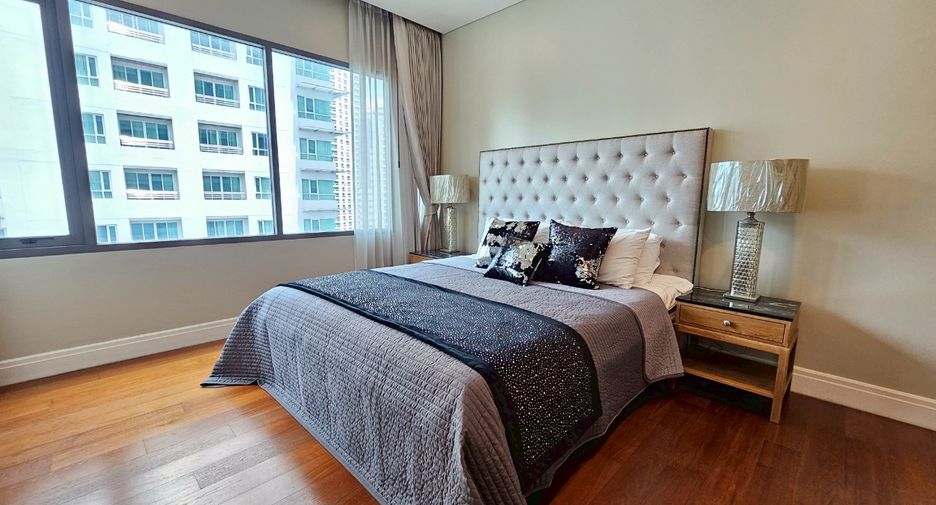 For rent 2 bedrooms condo in Khlong Toei, Bangkok