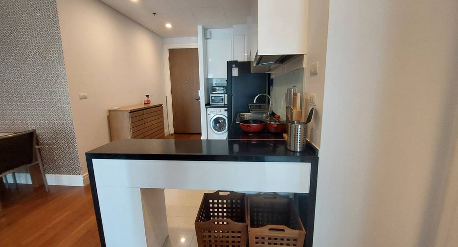 For rent 2 bedrooms condo in Khlong Toei, Bangkok