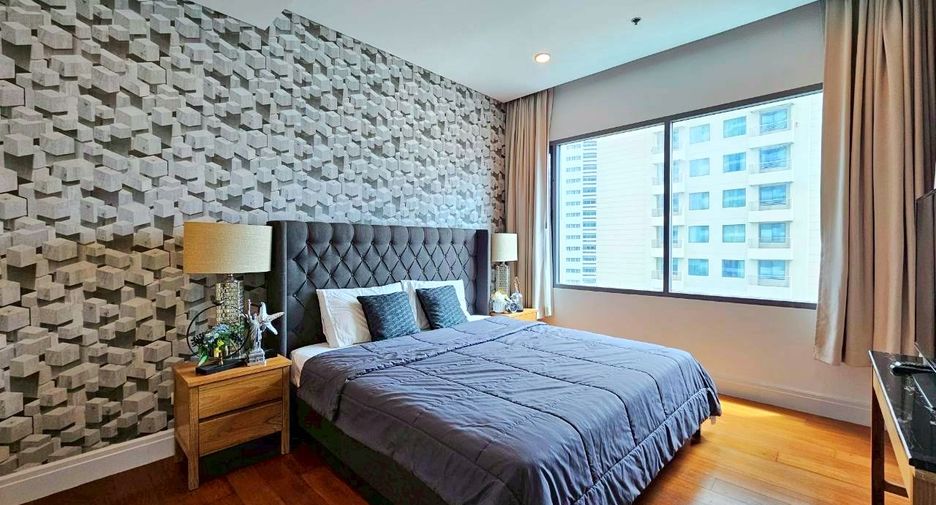 For rent 2 bedrooms condo in Khlong Toei, Bangkok