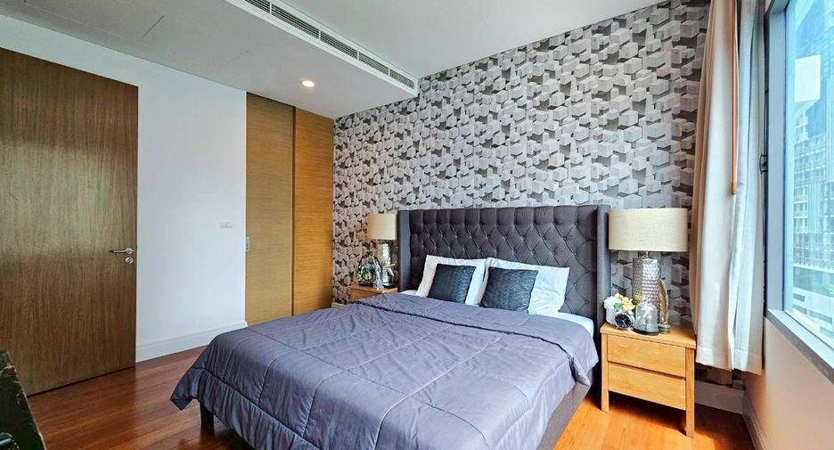 For rent 2 bedrooms condo in Khlong Toei, Bangkok
