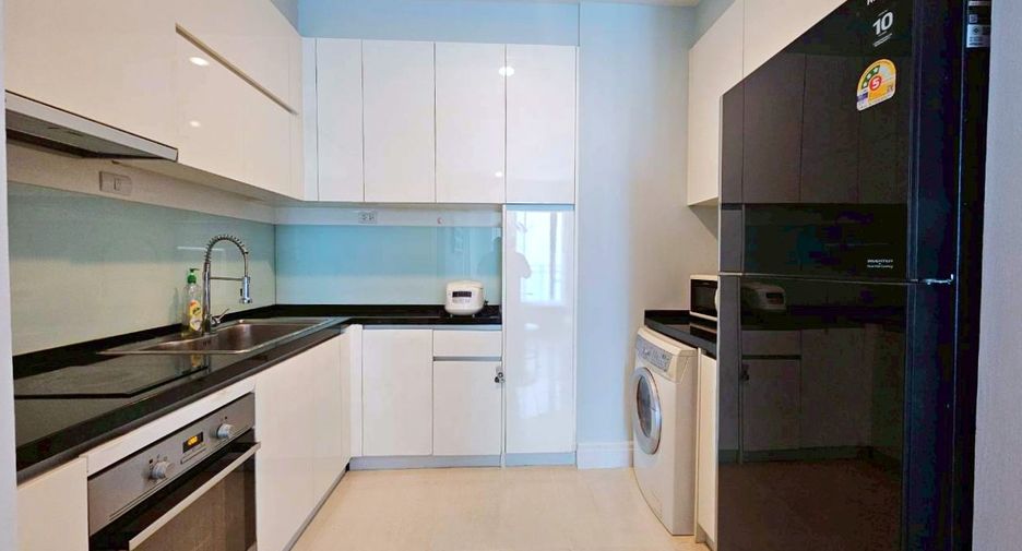 For rent 2 bedrooms condo in Khlong Toei, Bangkok