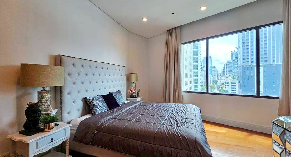 For rent 2 bedrooms condo in Khlong Toei, Bangkok