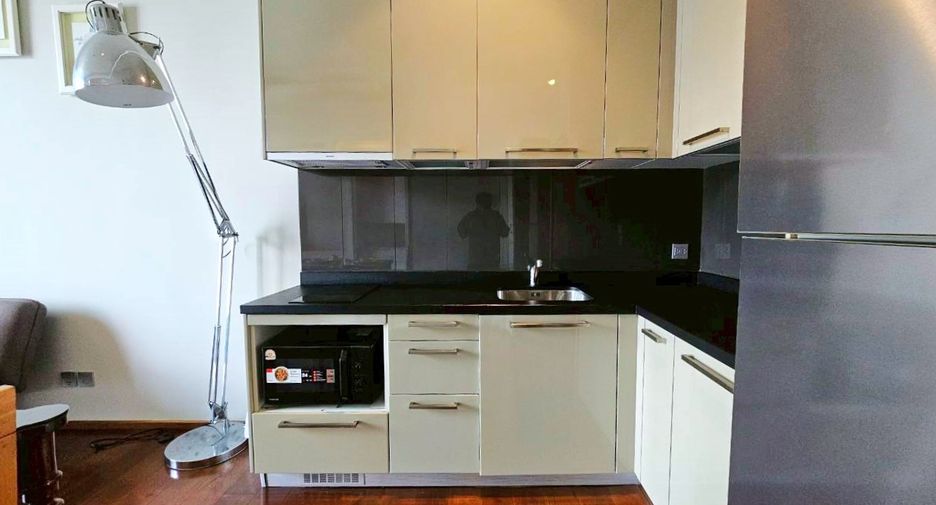 For rent 1 bed condo in Watthana, Bangkok