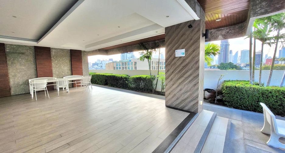 For rent 3 bedrooms condo in Watthana, Bangkok