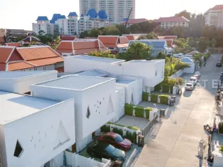 À louer 4 chambres maison à Bang Lamung, Chonburi