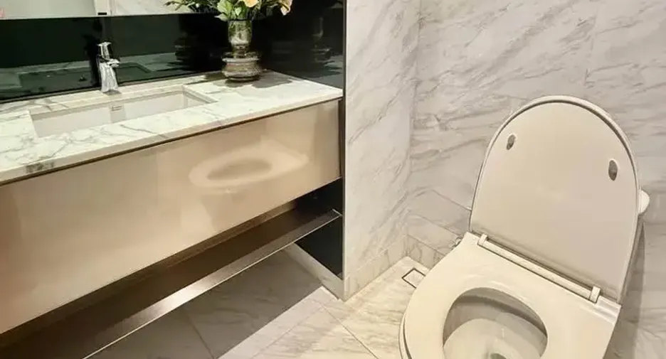 Condo en alquiler de 3 habitaciones en Watthana, Bangkok