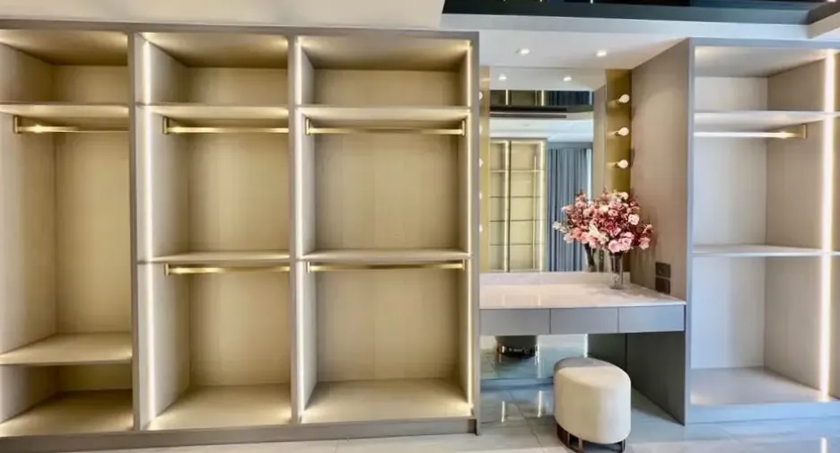 Condo en alquiler de 3 habitaciones en Watthana, Bangkok