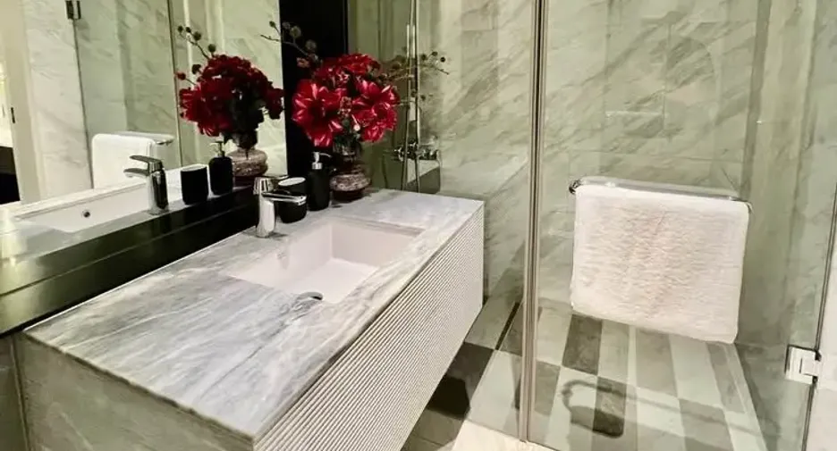 Condo en alquiler de 3 habitaciones en Watthana, Bangkok