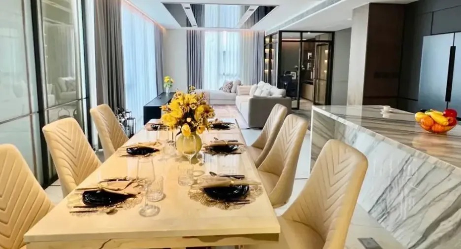 Condo en alquiler de 3 habitaciones en Watthana, Bangkok