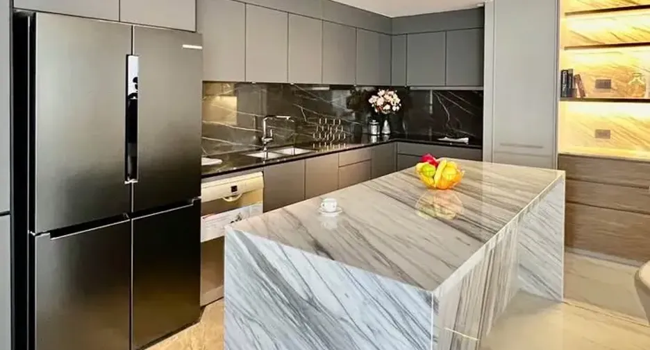 Condo en alquiler de 3 habitaciones en Watthana, Bangkok
