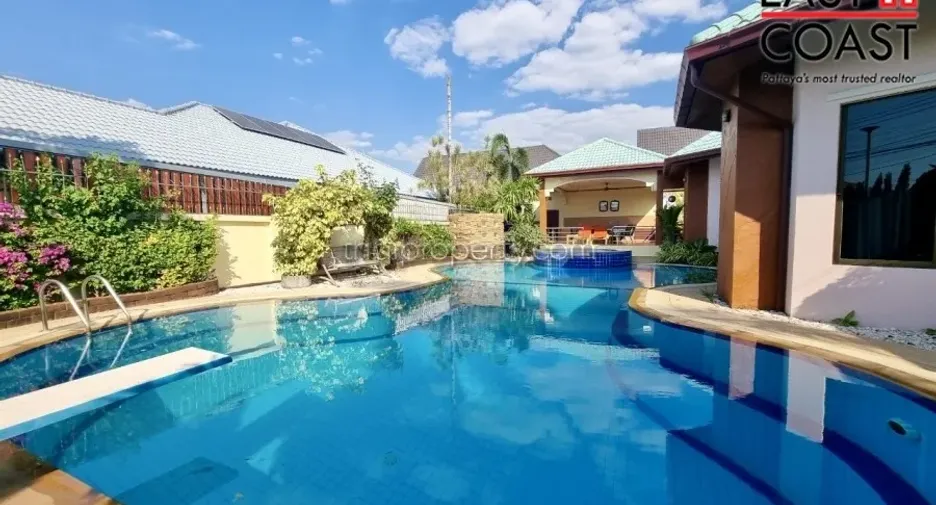 For rent and for sale 4 bedrooms house in Bang Lamung, Chonburi