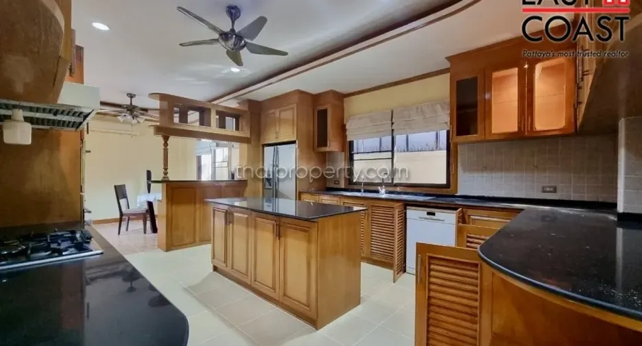 For rent and for sale 4 bedrooms house in Bang Lamung, Chonburi