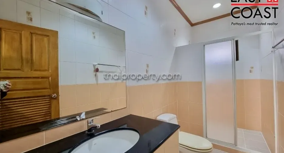 For rent and for sale 4 bedrooms house in Bang Lamung, Chonburi