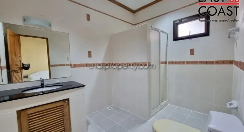 For rent and for sale 4 bedrooms house in Bang Lamung, Chonburi