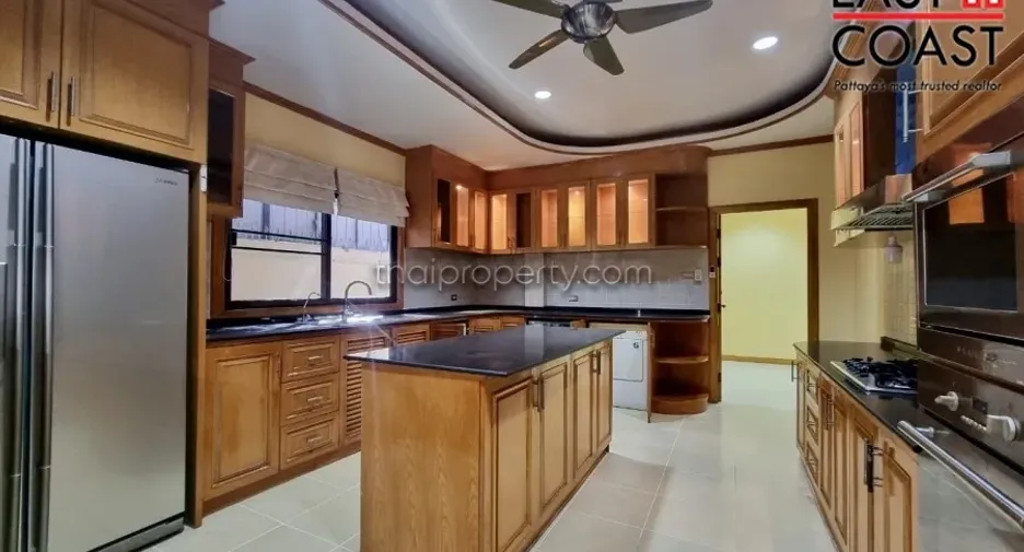 For rent and for sale 4 bedrooms house in Bang Lamung, Chonburi