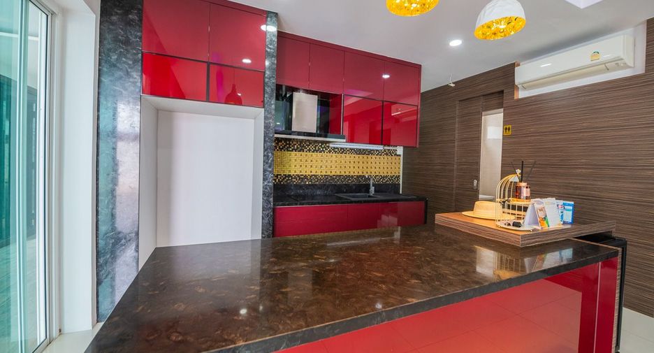 For rent 5 bedrooms house in East Pattaya, Pattaya