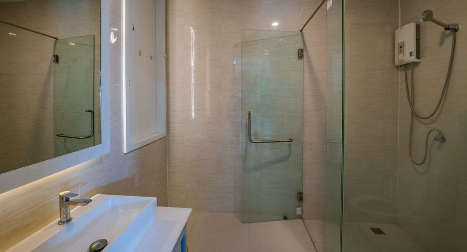For sale 5 bedrooms house in East Pattaya, Pattaya