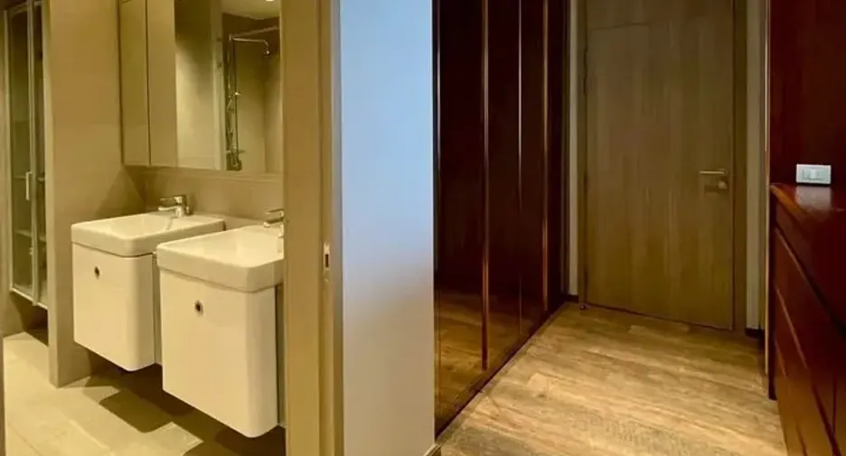 À louer 3 chambres condo à Pathum Wan, Bangkok