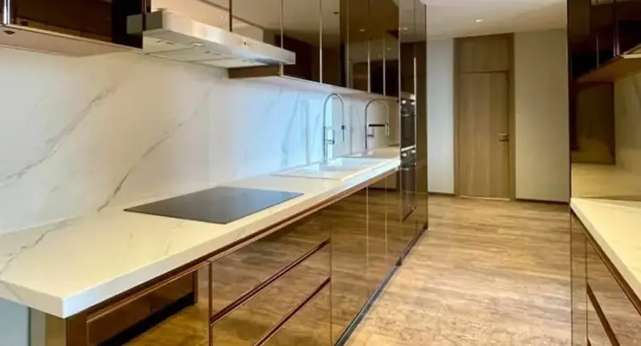 À louer 3 chambres condo à Pathum Wan, Bangkok